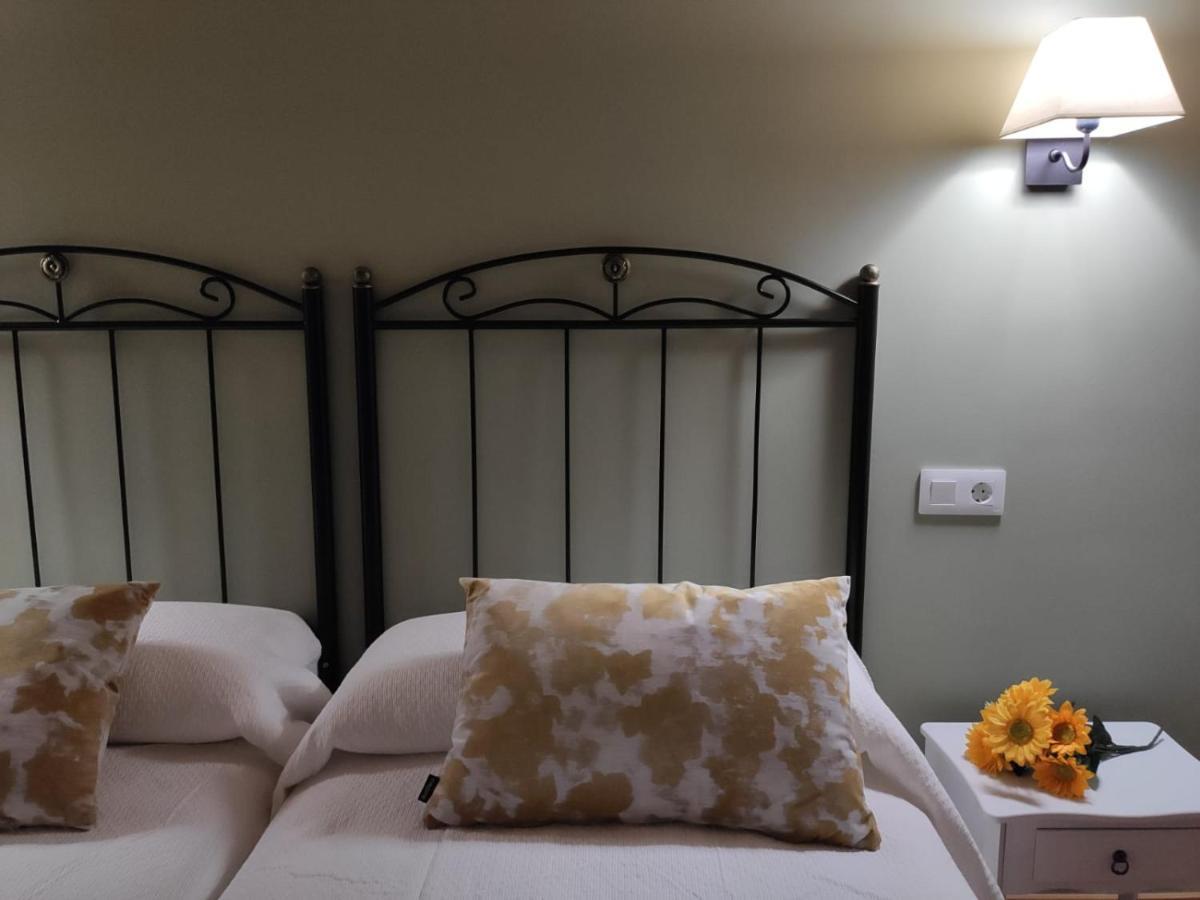 Casa Rural Sierra Del Solorio Iruecha エクステリア 写真